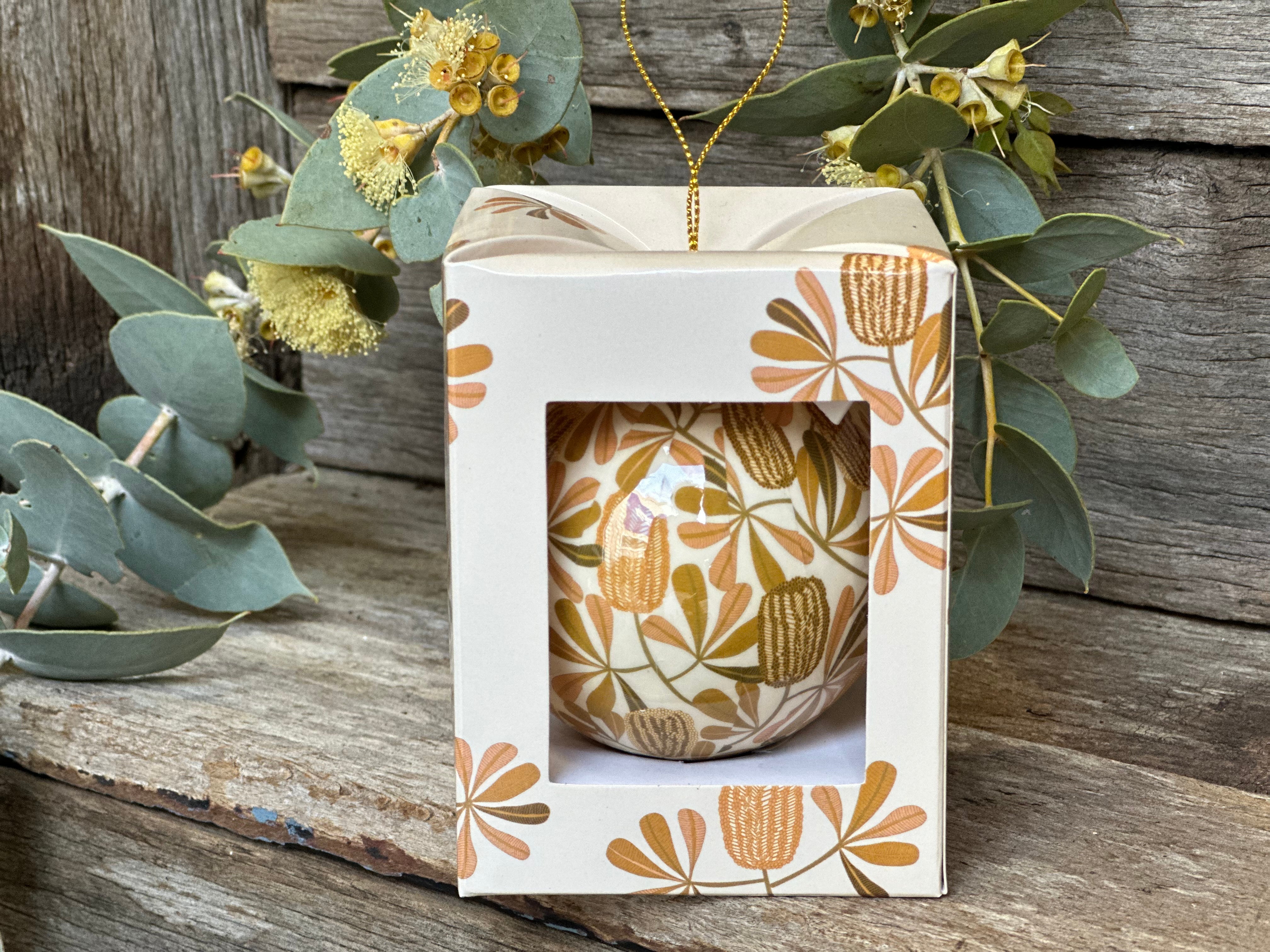 BOUTIQUE BANKSIA BAUBLE