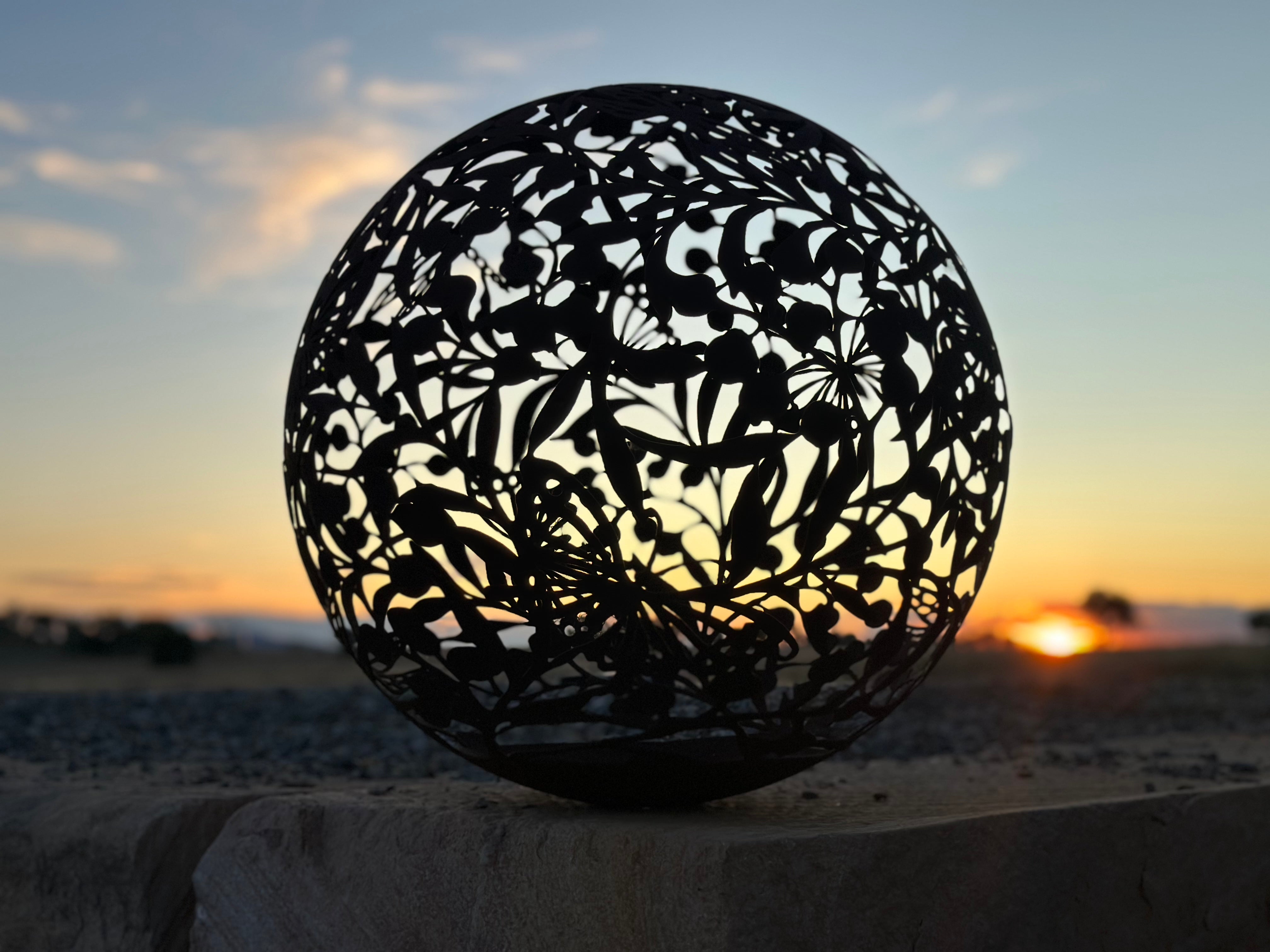 DECORATIVE Rust Garden Sphere BALL