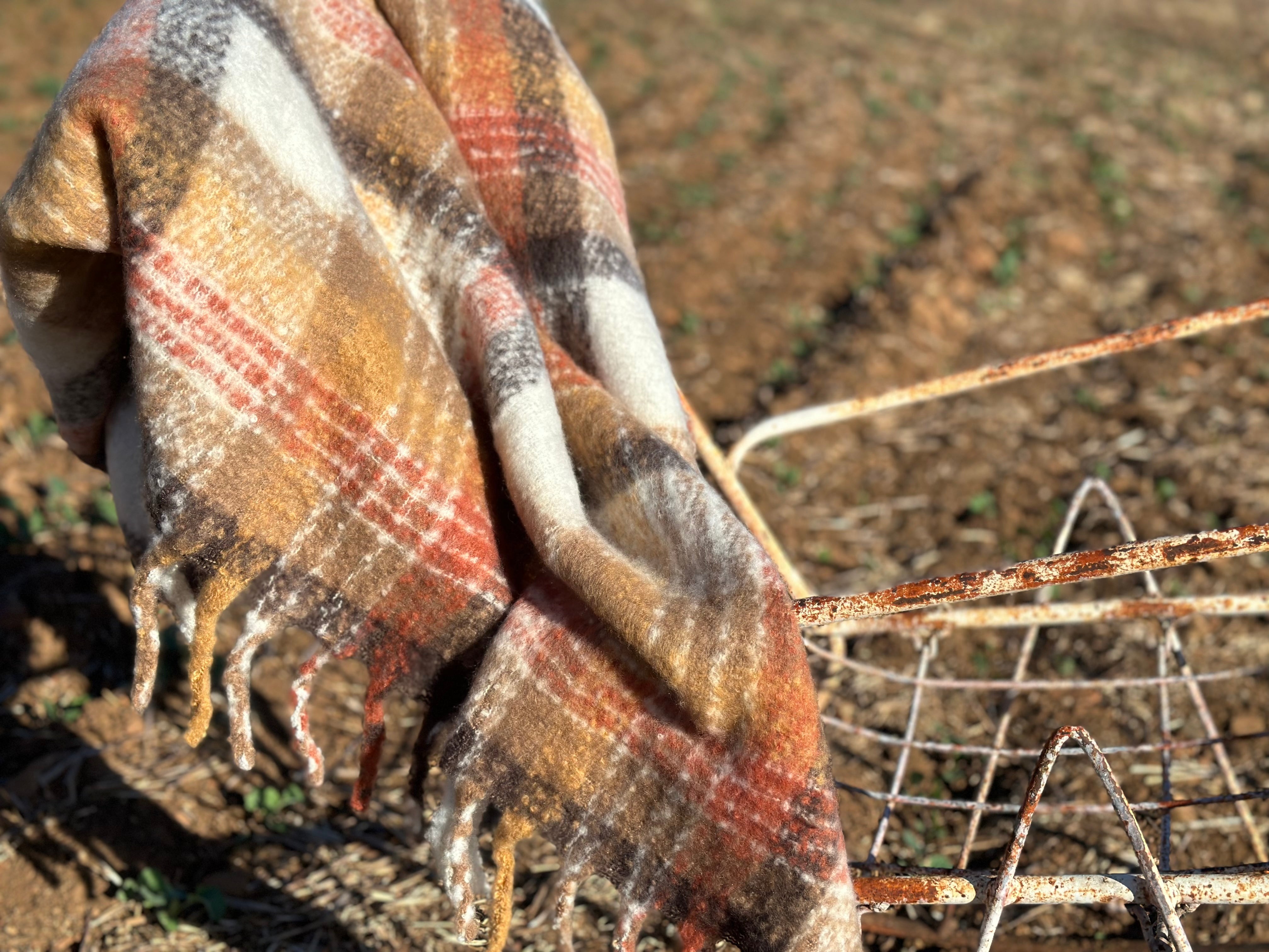 ELK RIDGE Mohair Throw EARTH