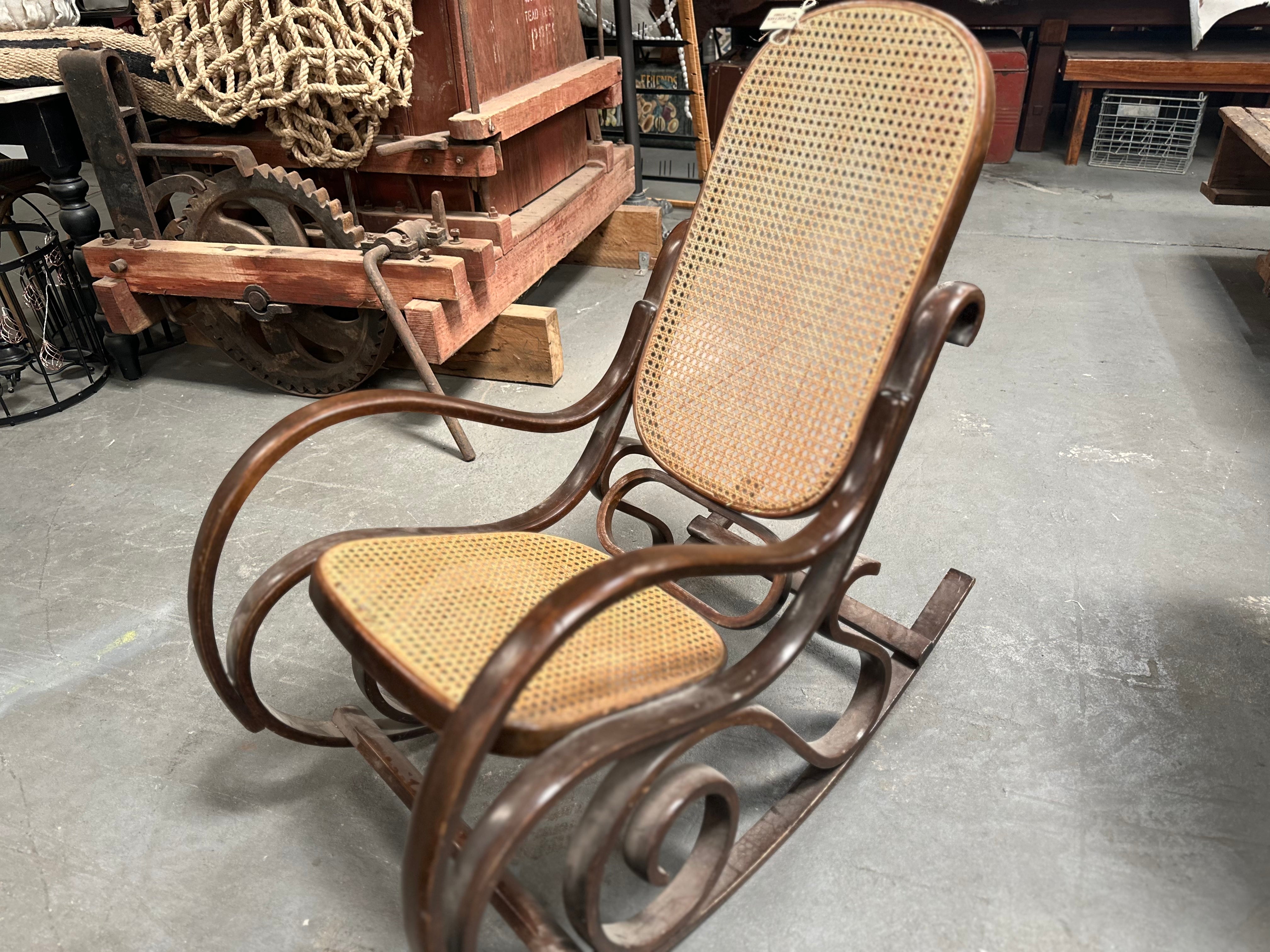 Old Fashioned Vintage Wicker Rocker Antique Wicker Chair And