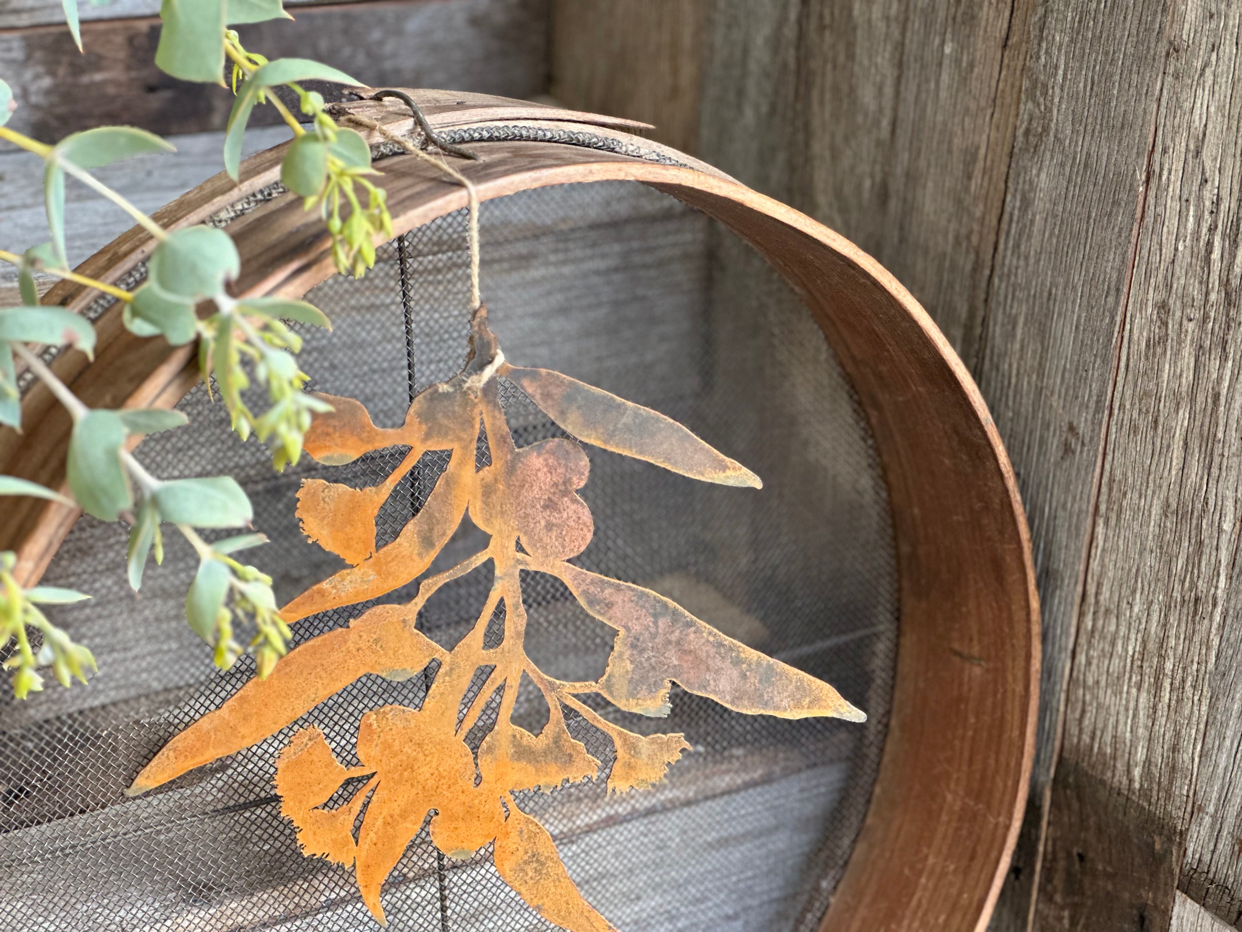 RUSTY Gum Decor A