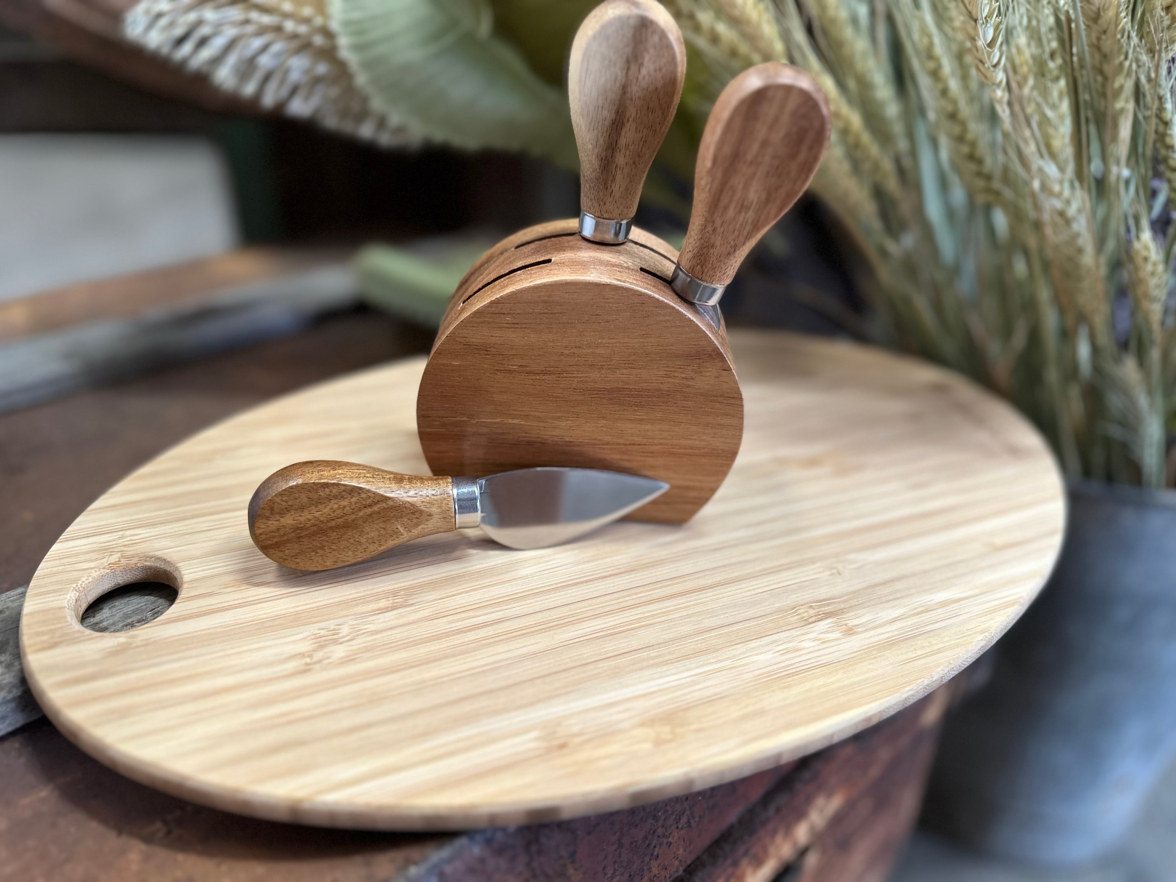 OVAL Bamboo Cheeseboard