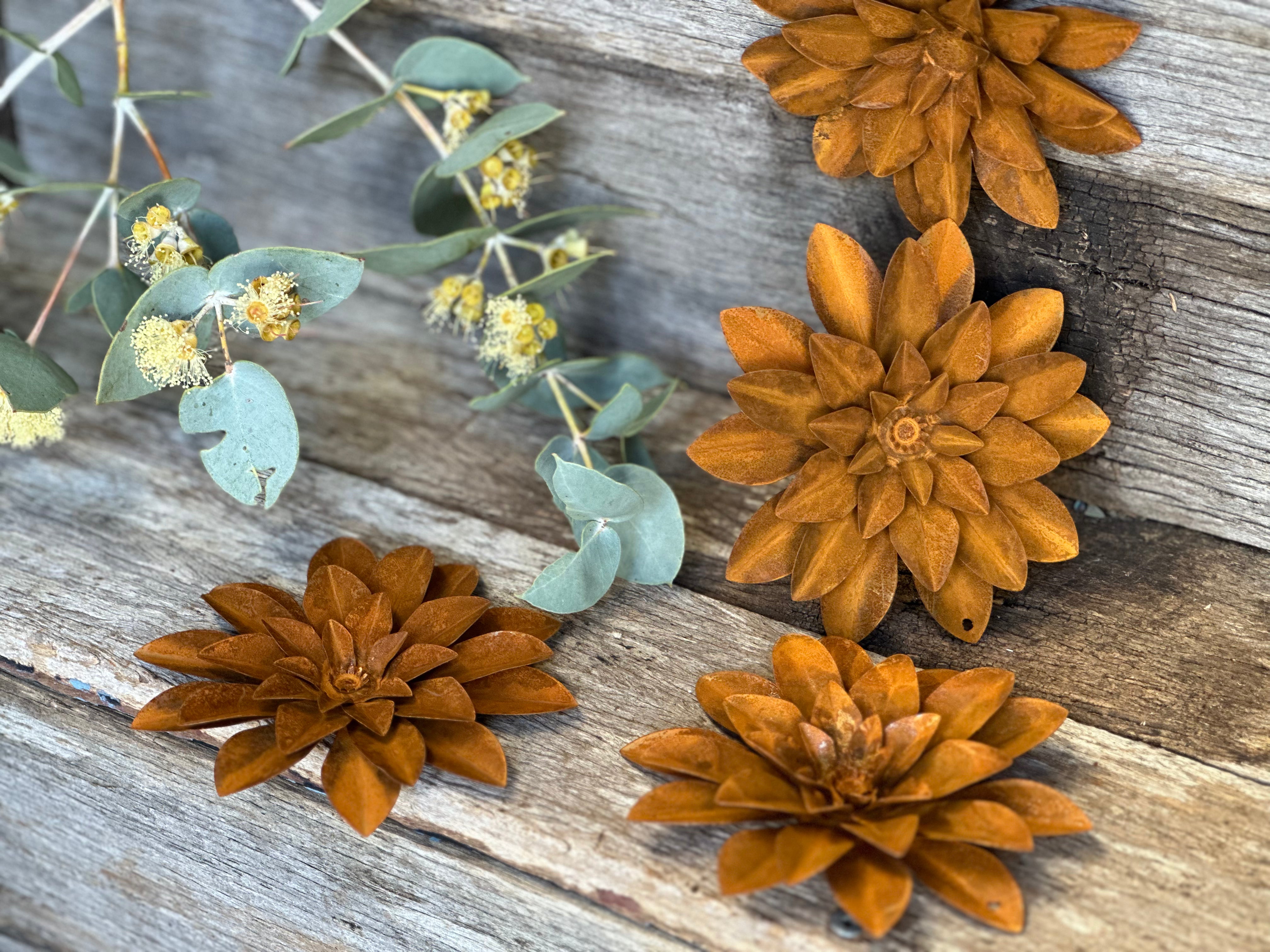 RUSTY Hanging flower DECOR