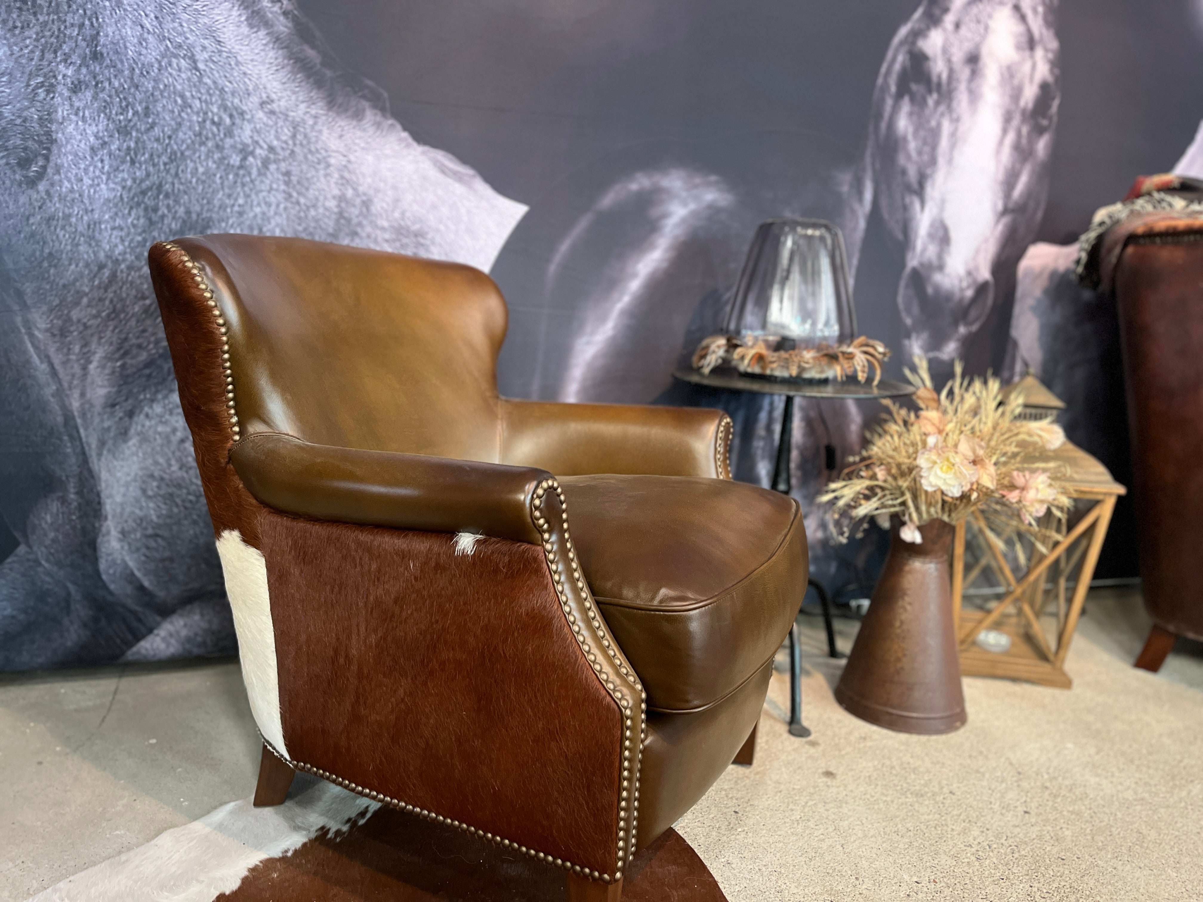 AMBROSE Hide Chair