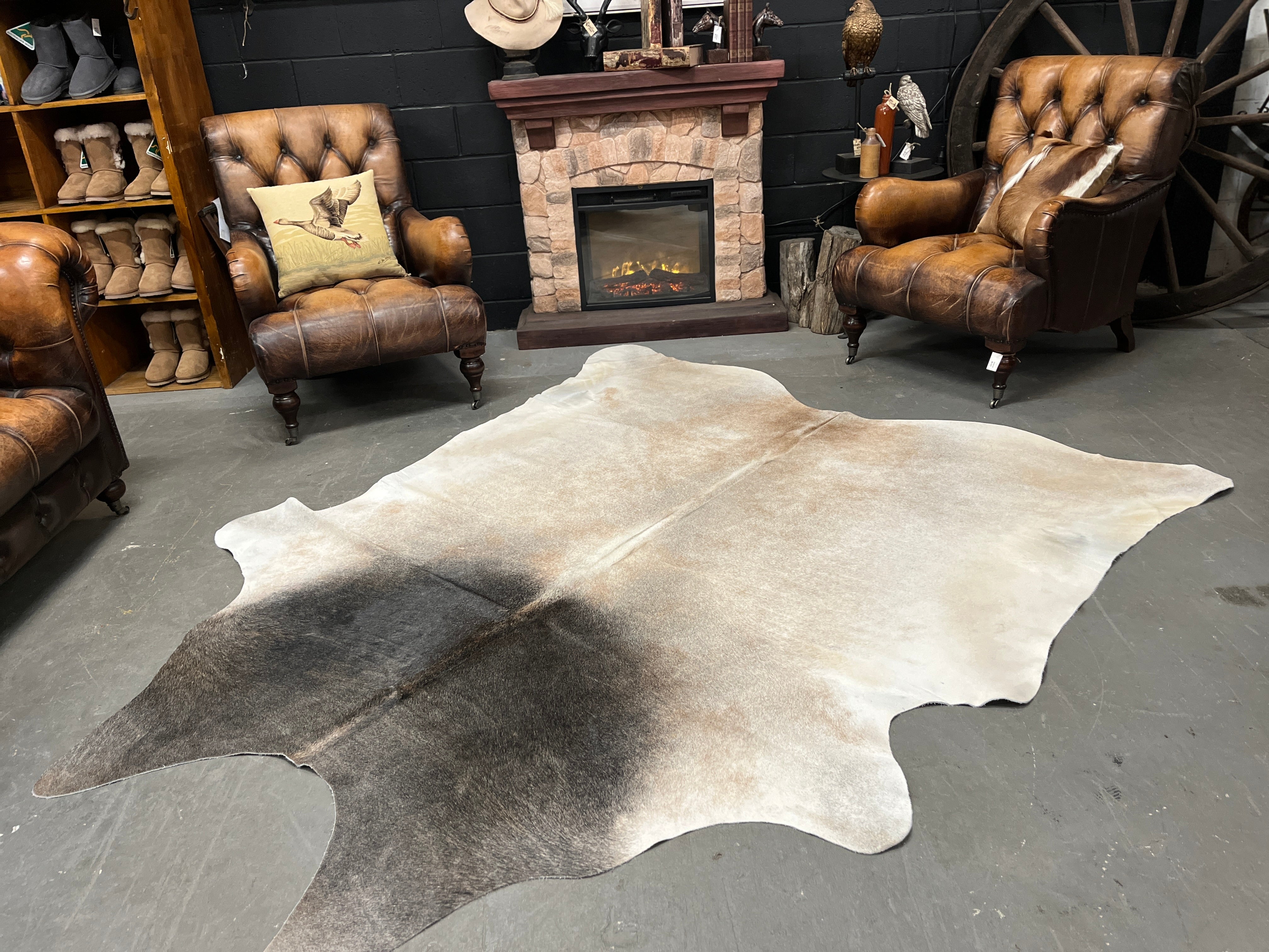 Jumbo YANKEE Cowhide Rug FREE Postage The OLDE Farm Store