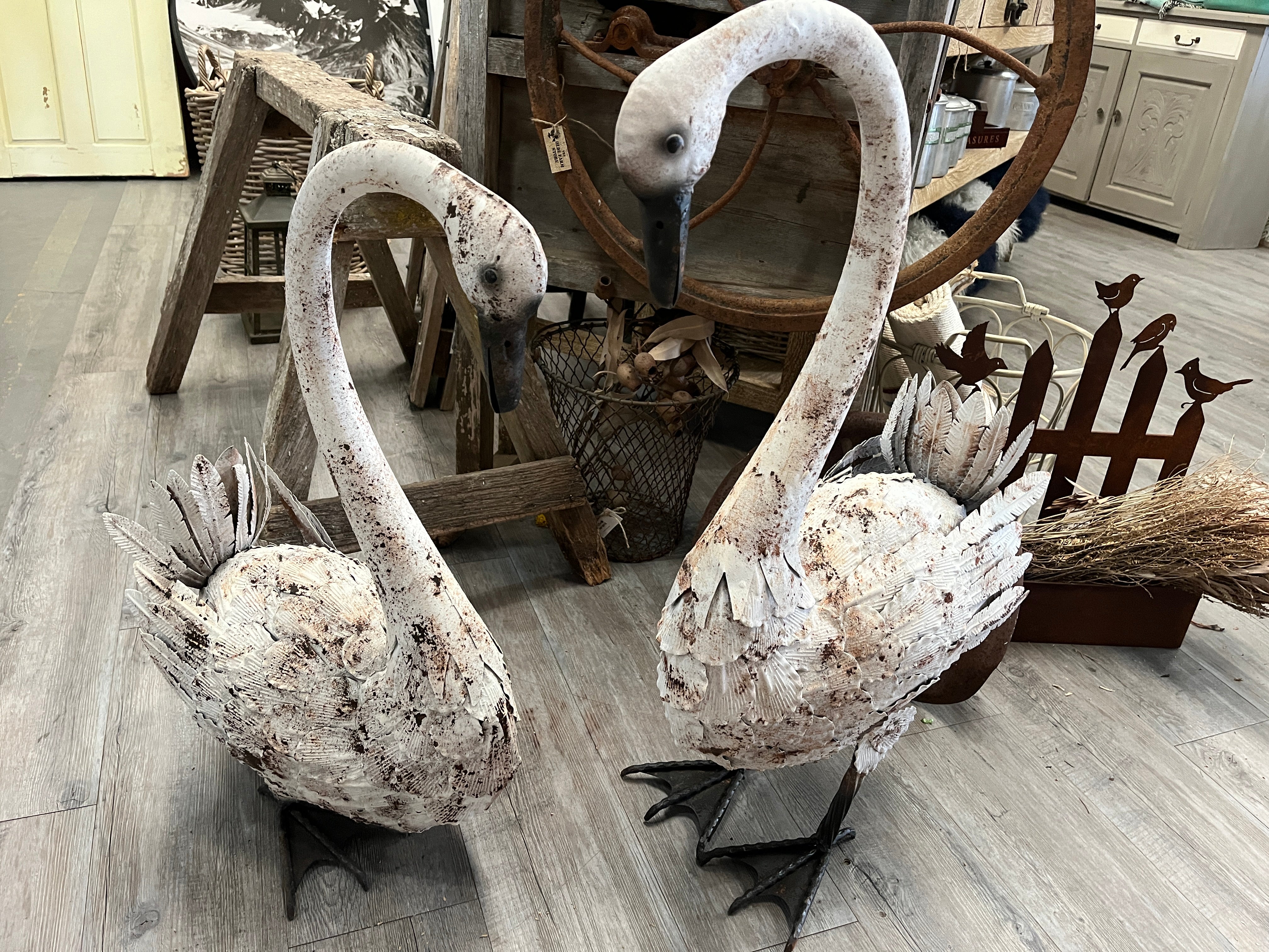 Set of 2 ROMANTIC Swans