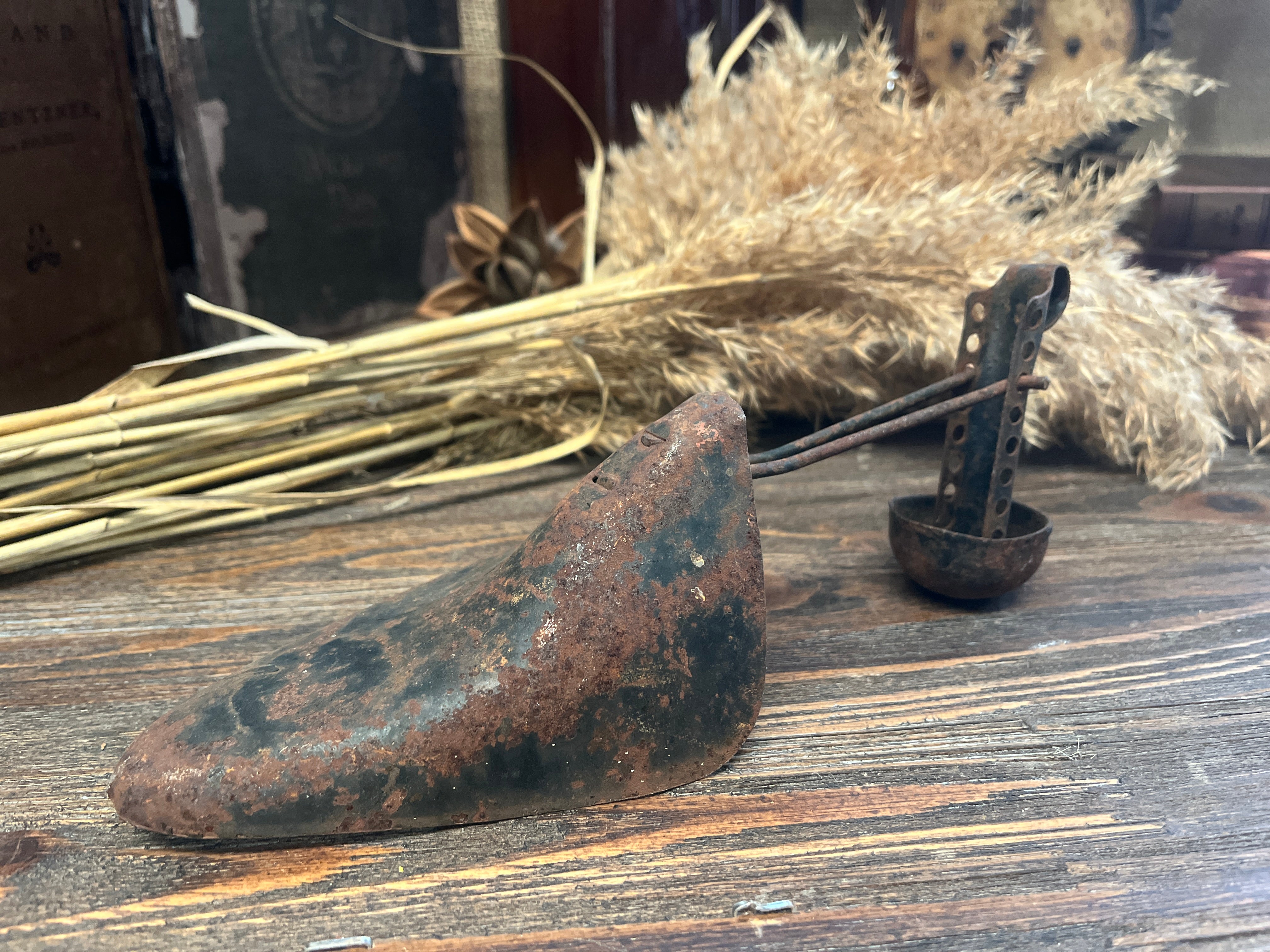 Vintage Shoe Maker Tool  FREE Postage