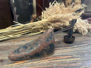 Vintage Shoe Maker Tool  FREE Postage