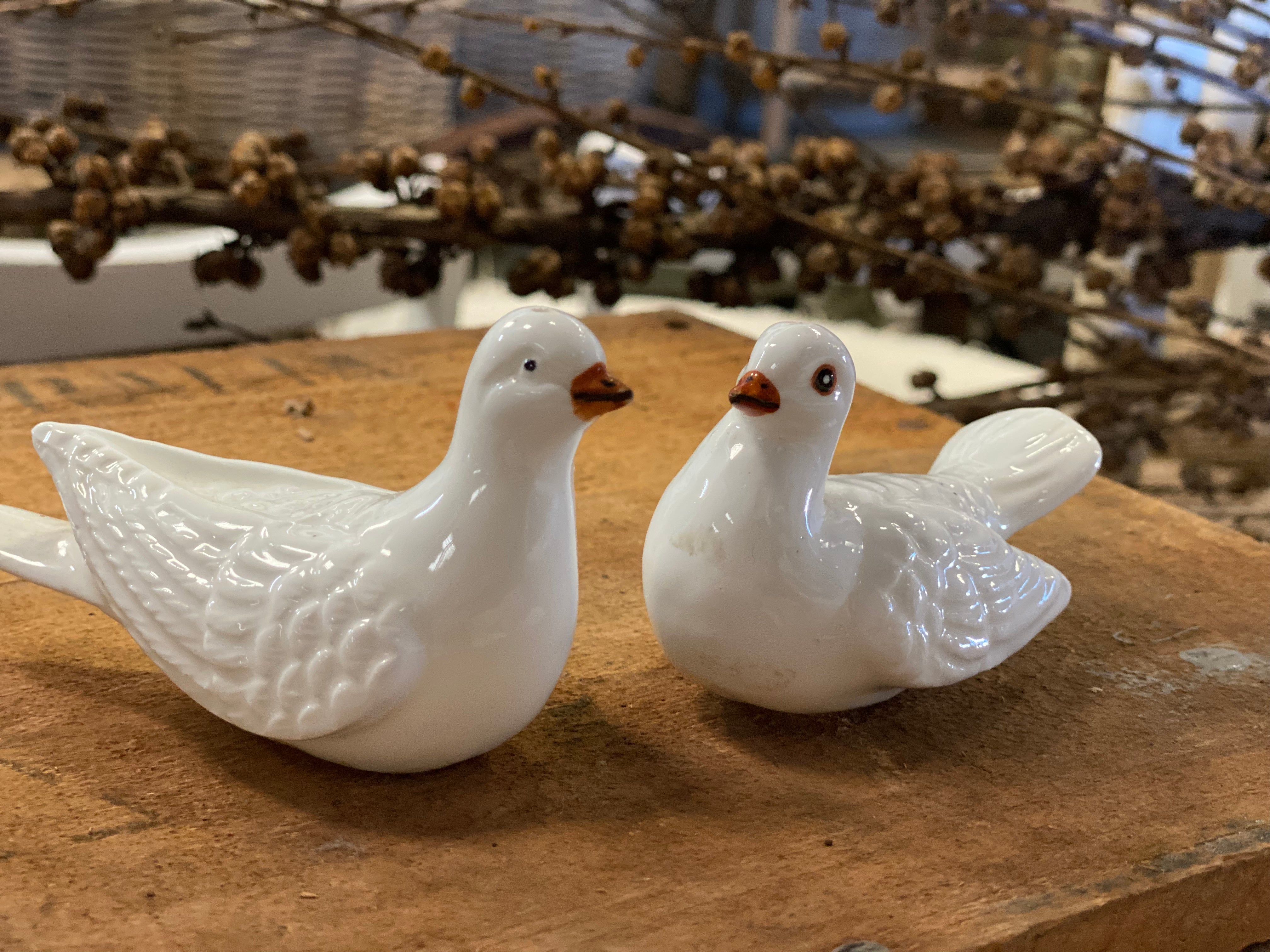 Unique DOVE Salt and Pepper Shakers FREE Postage