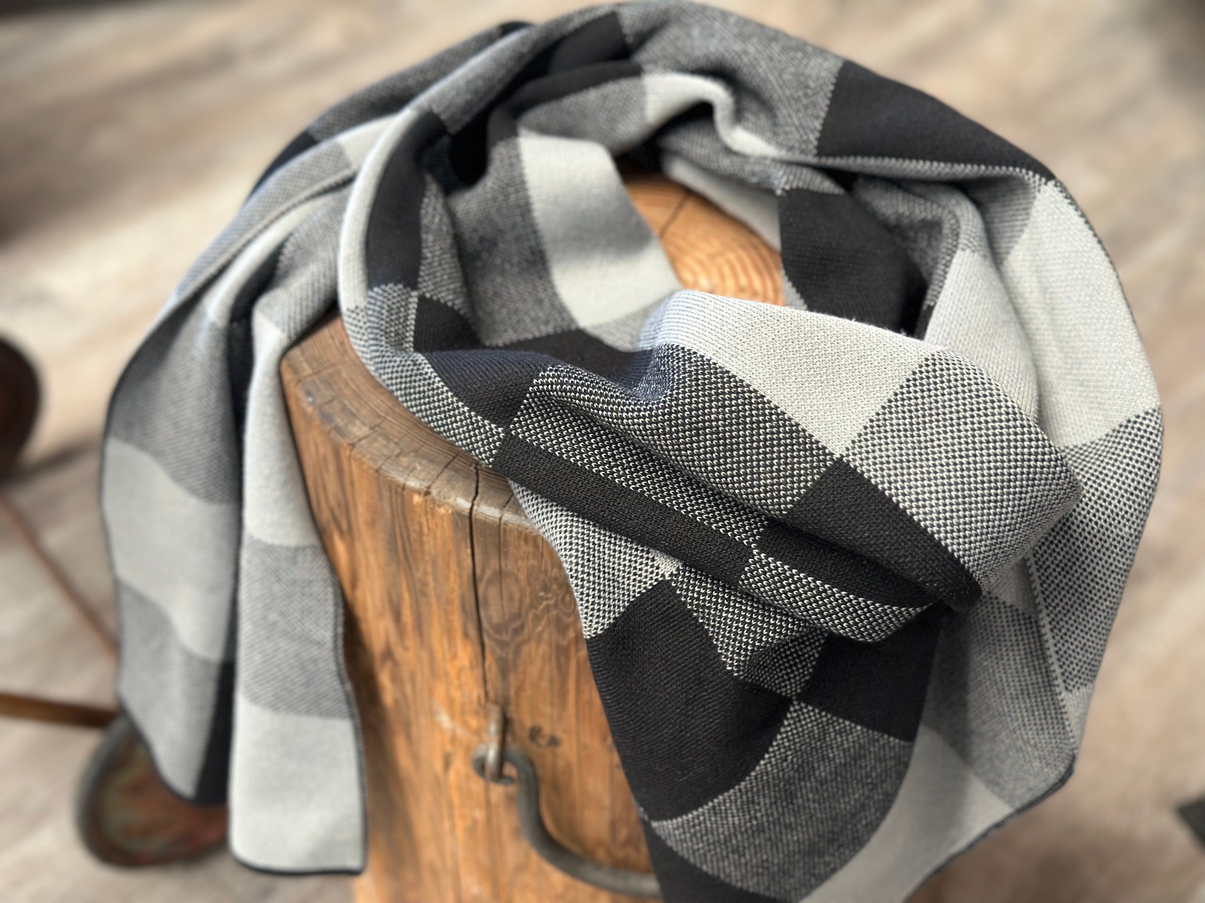 SIENA Soft Scarf