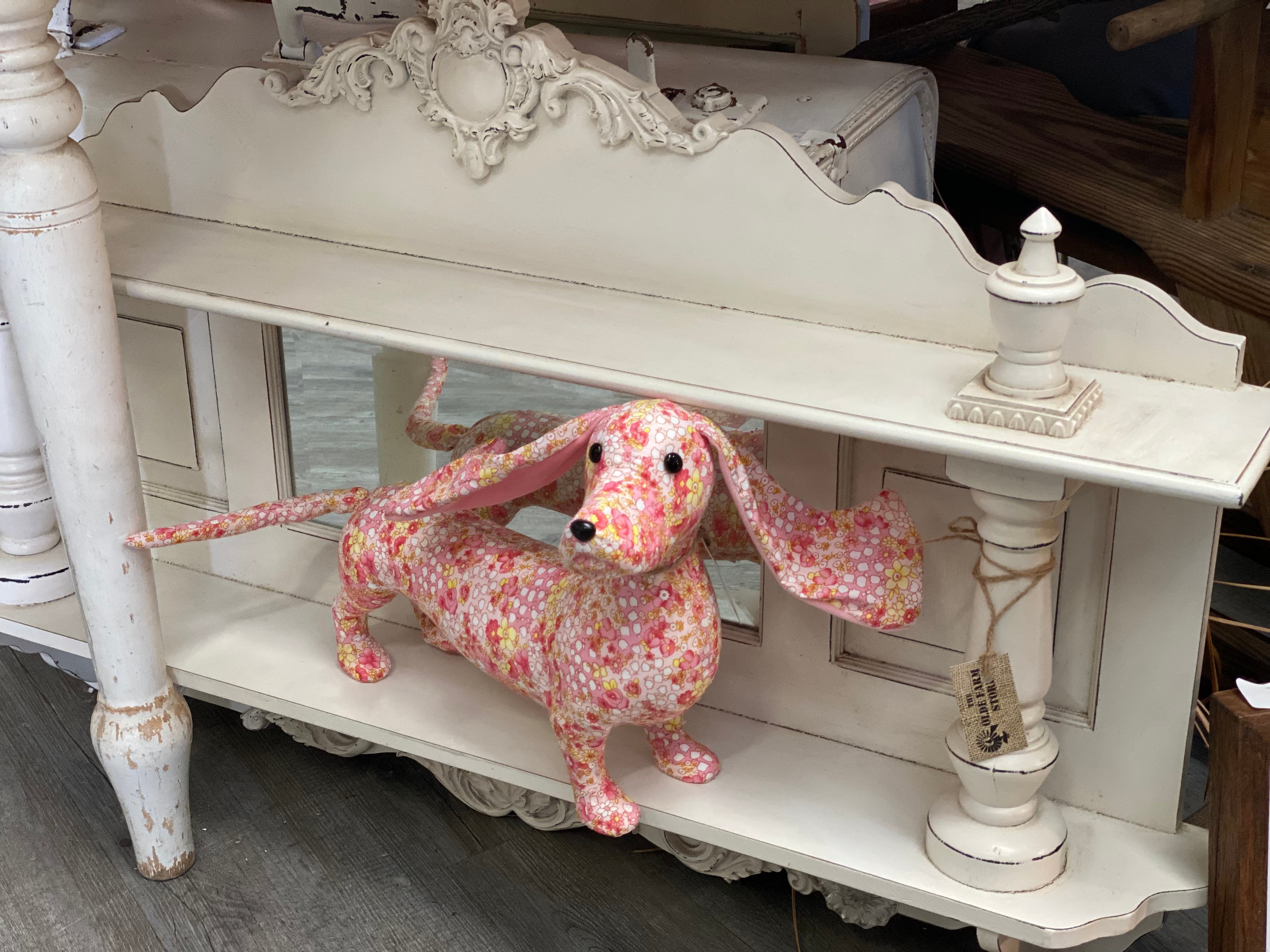 DAISY Dachshund floral plush decor
