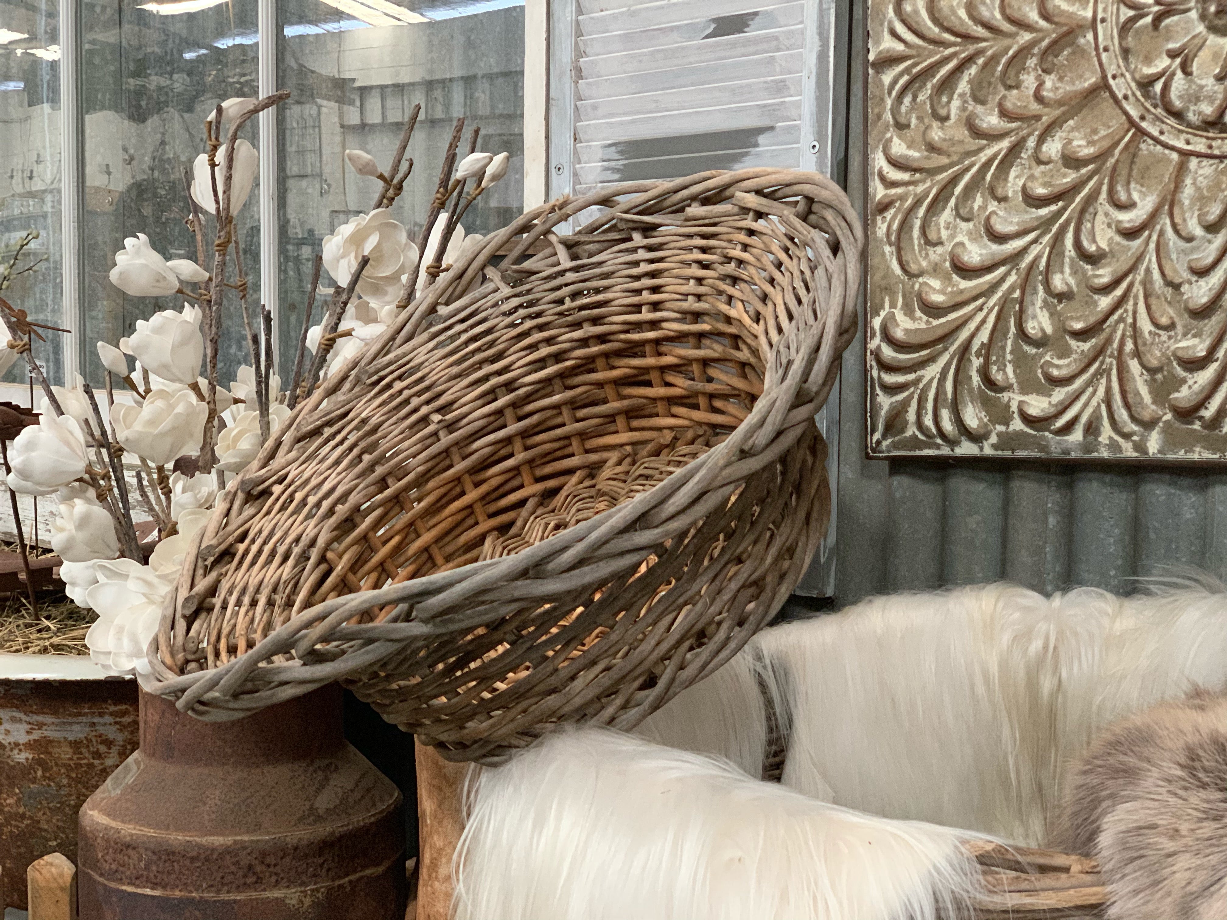 UNIQUE Vintage XL ROUND Rattan Basket