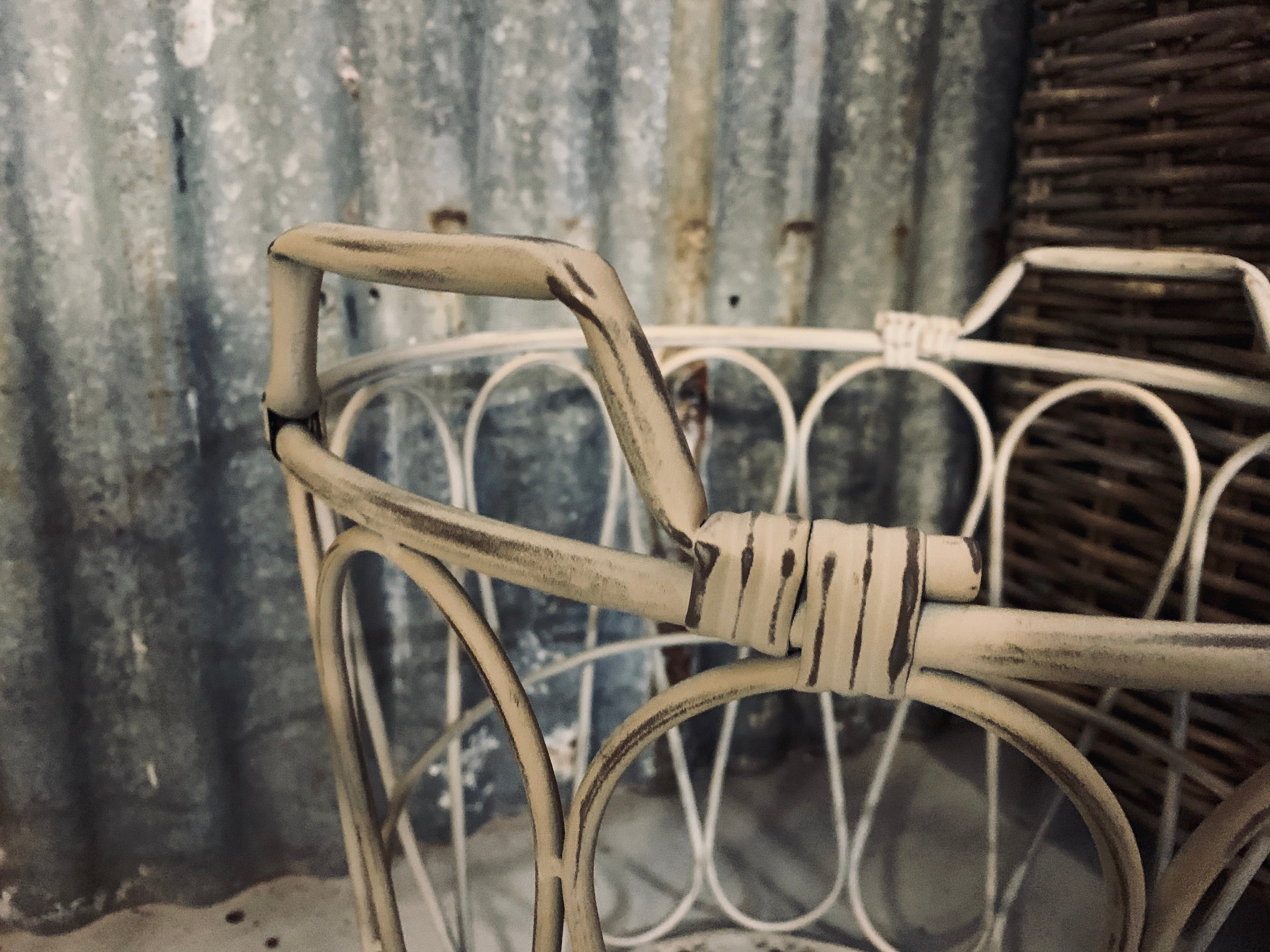 Country Metal Teardrop Basket