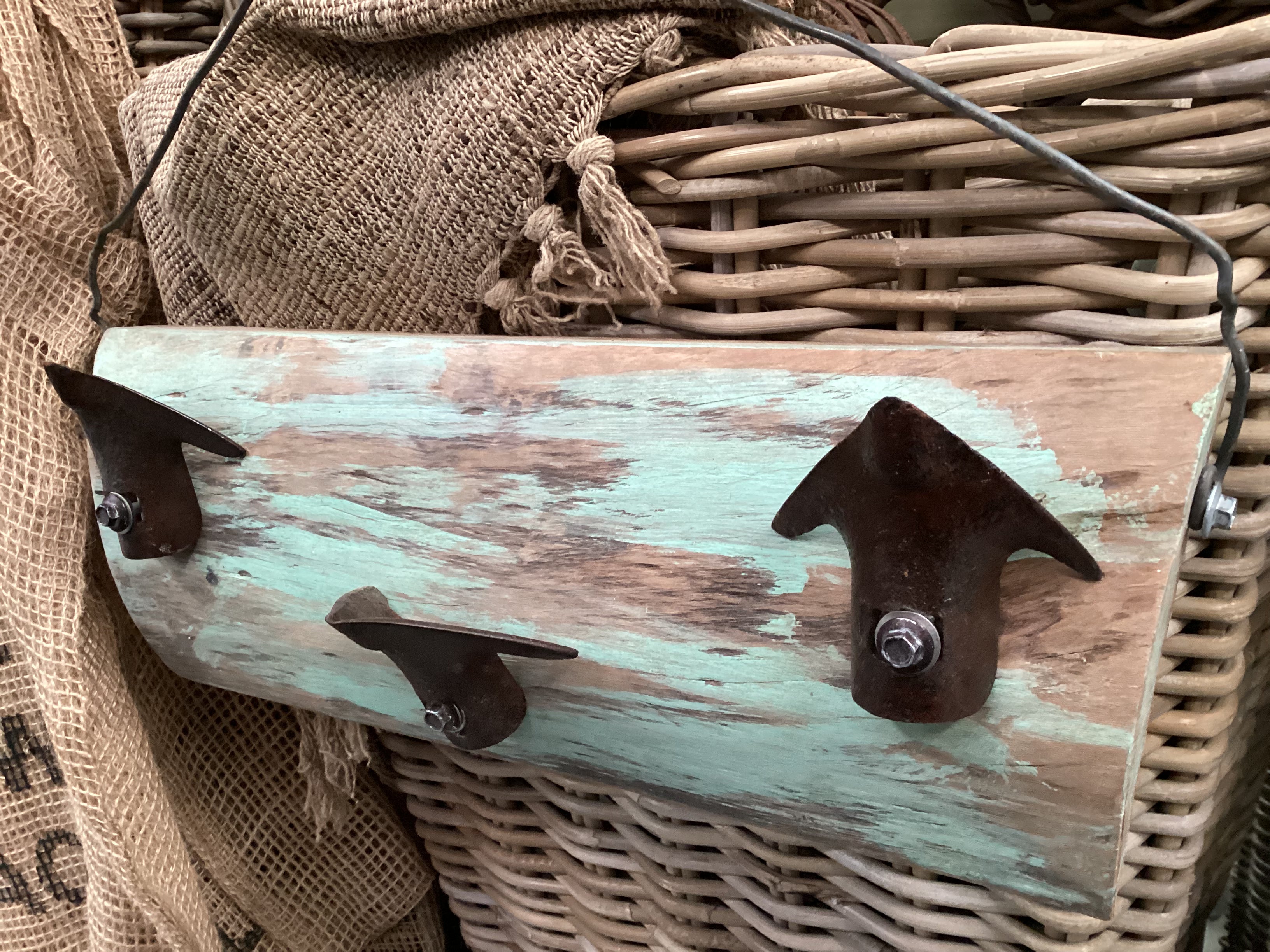 HANDMADE MINTY Timber Hat Rack – The OLDE Farm Store