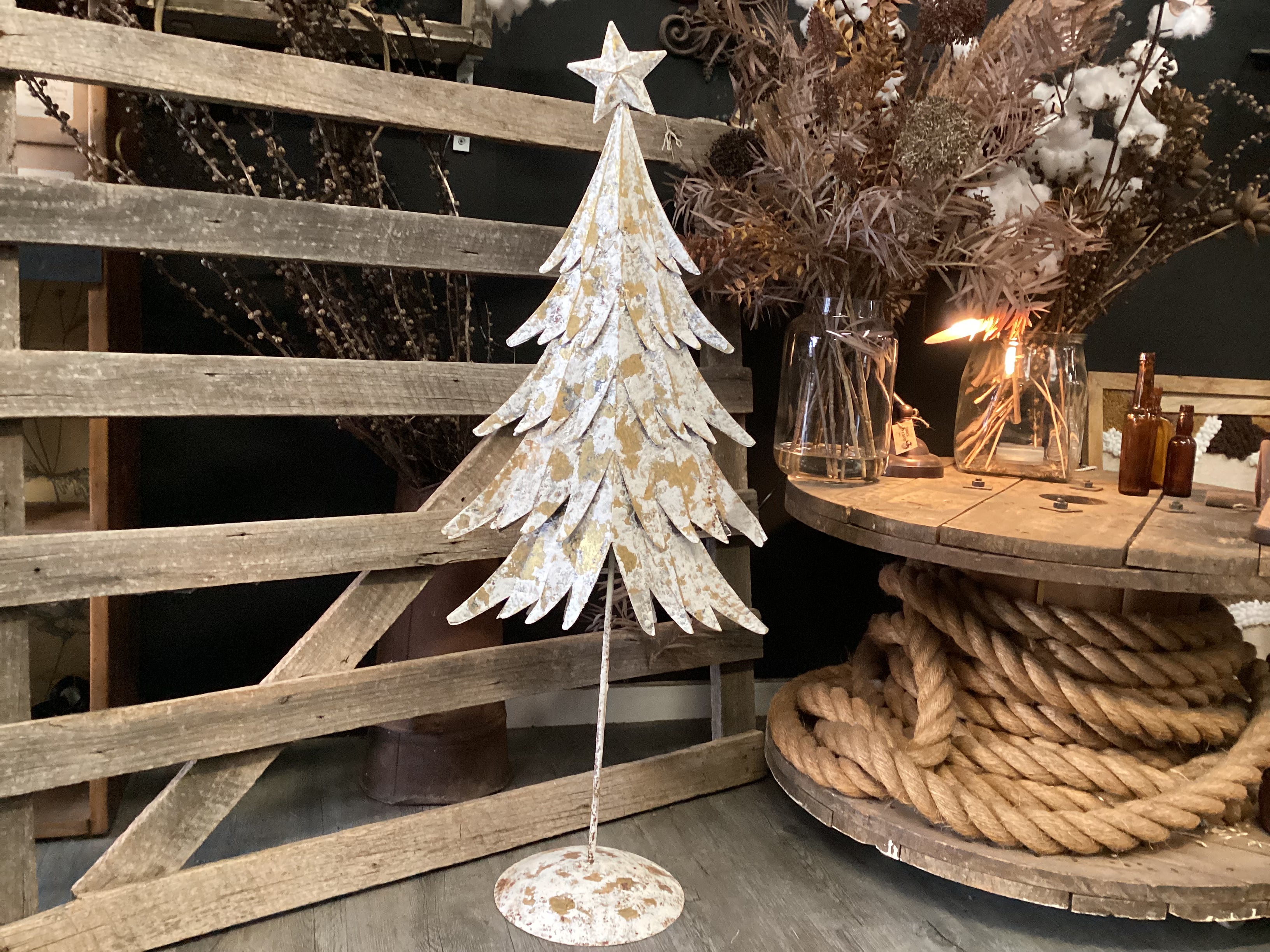 Hand Painted metal Christmas Tree 1m tall Gold/White
