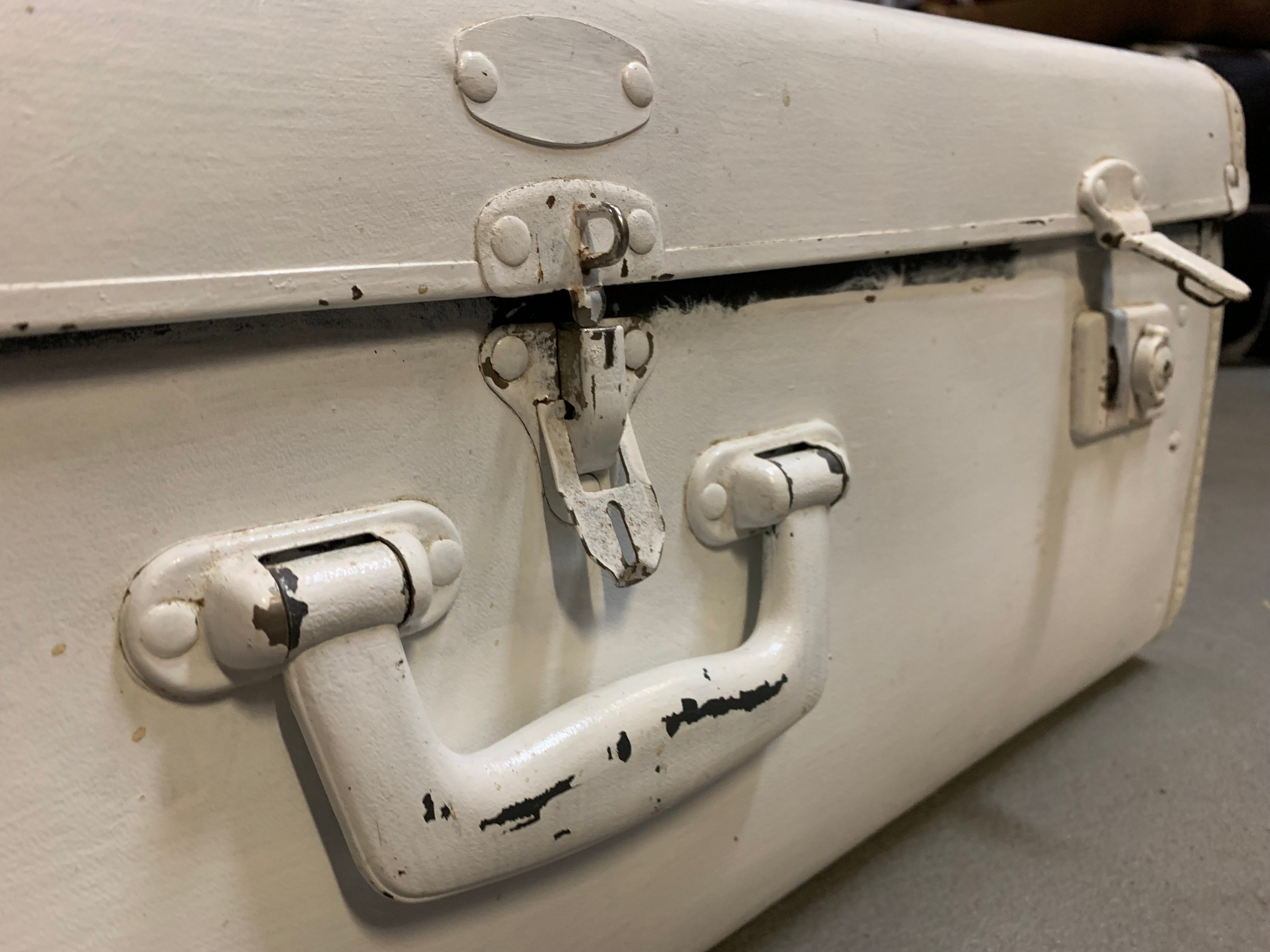 Vintage White Trunk