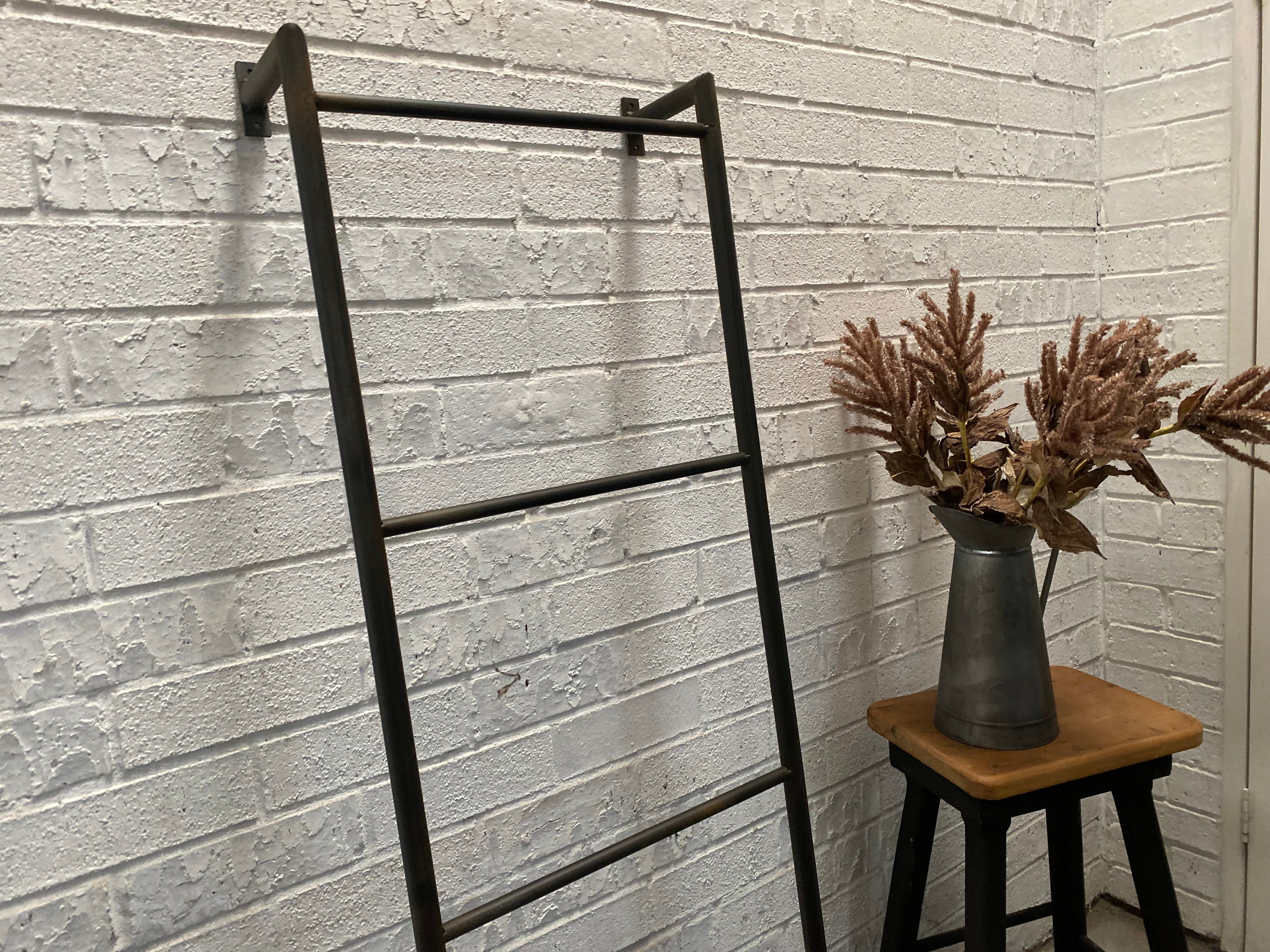 Hanging industrial Metal LADDER