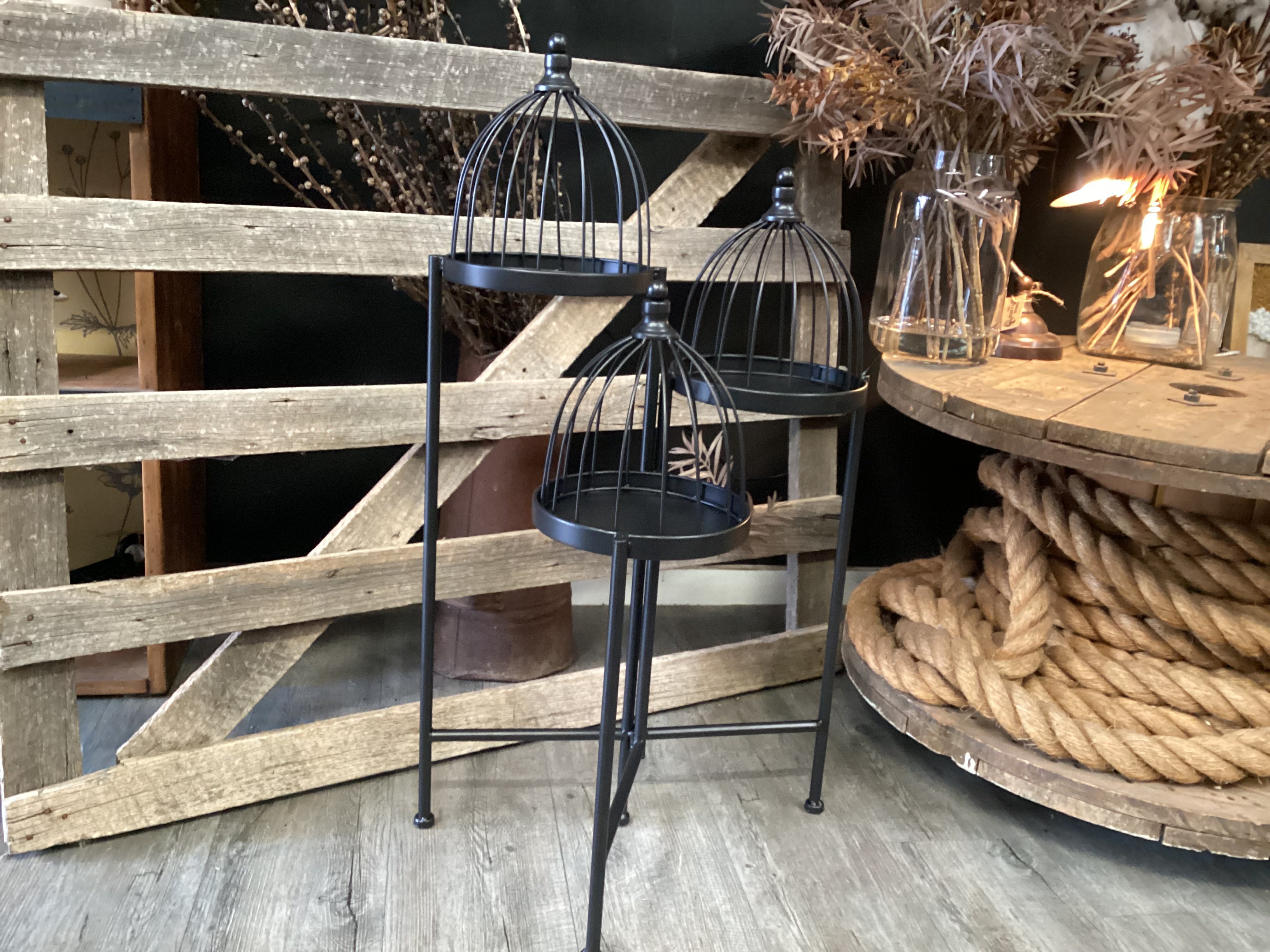 Black metal 3 pot plant stand with cage