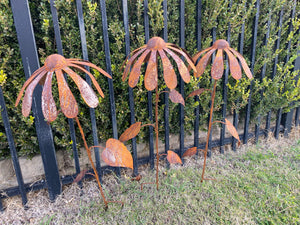 Single Large Rusty UPSY Daisy Stake