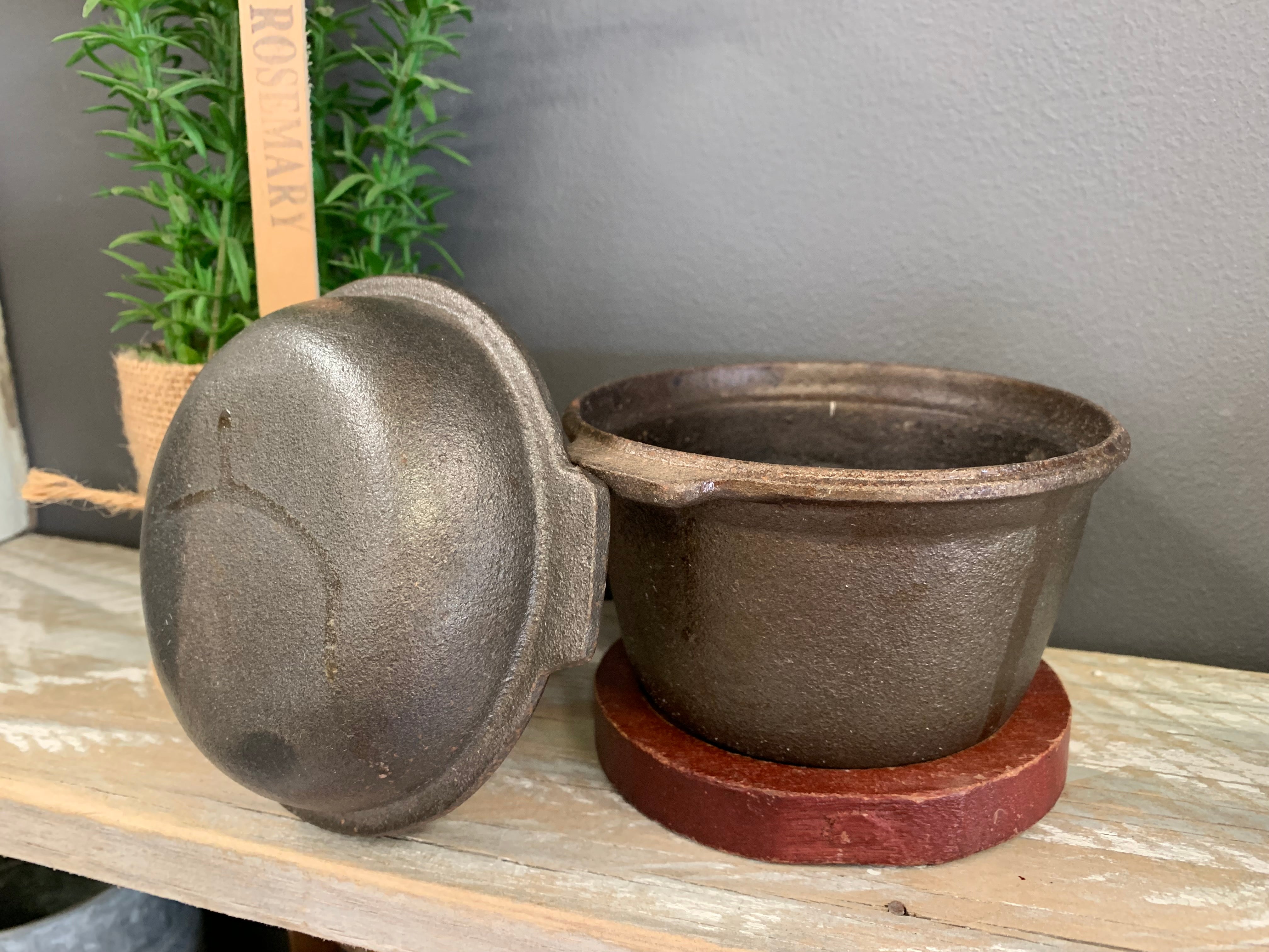 Cast Iron Pot with Wooden Stand