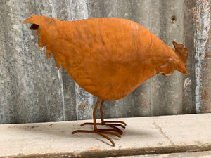 RUSTY Pecking Hen
