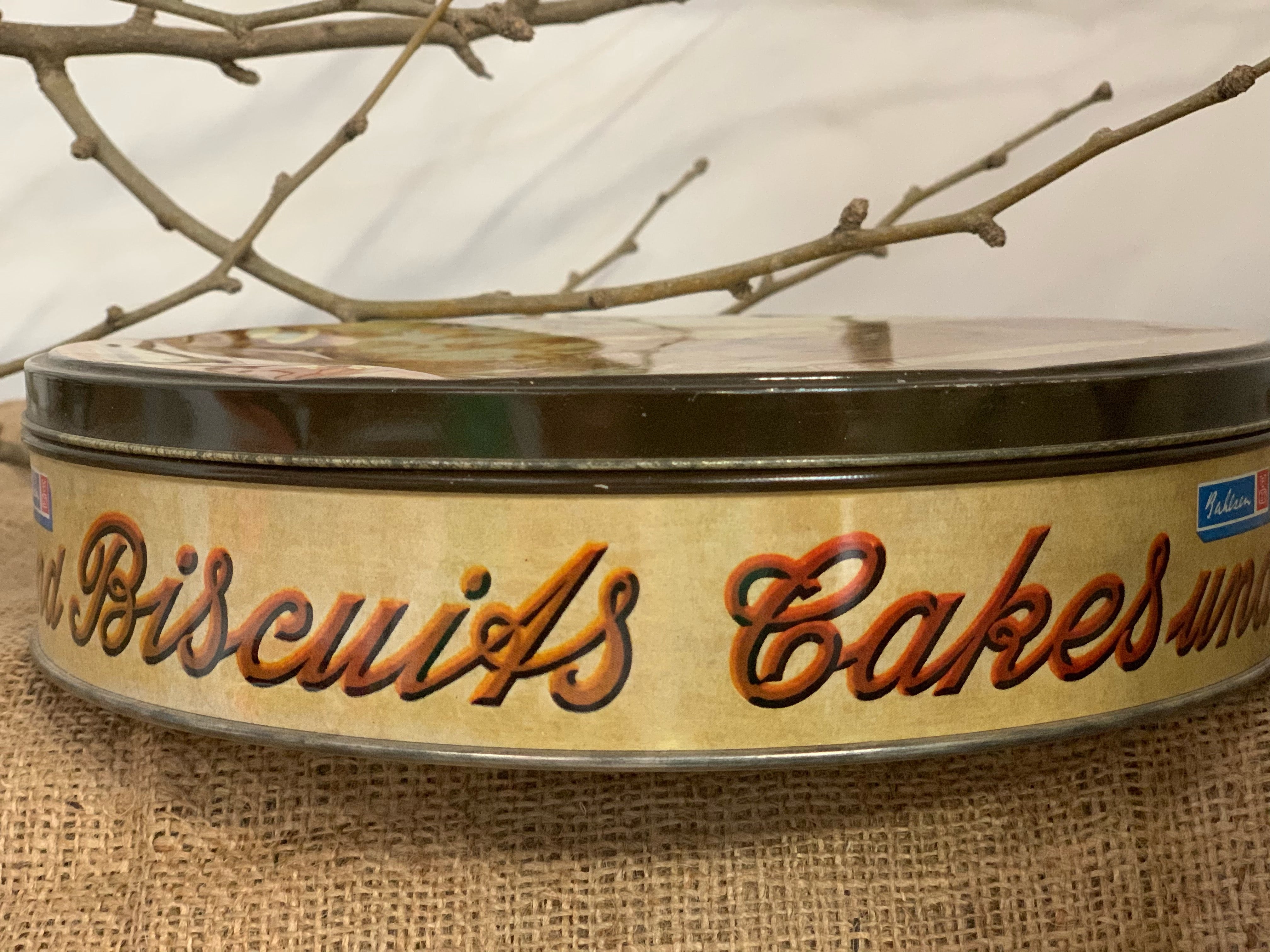 Vintage BAHLSEN Cakes Tin