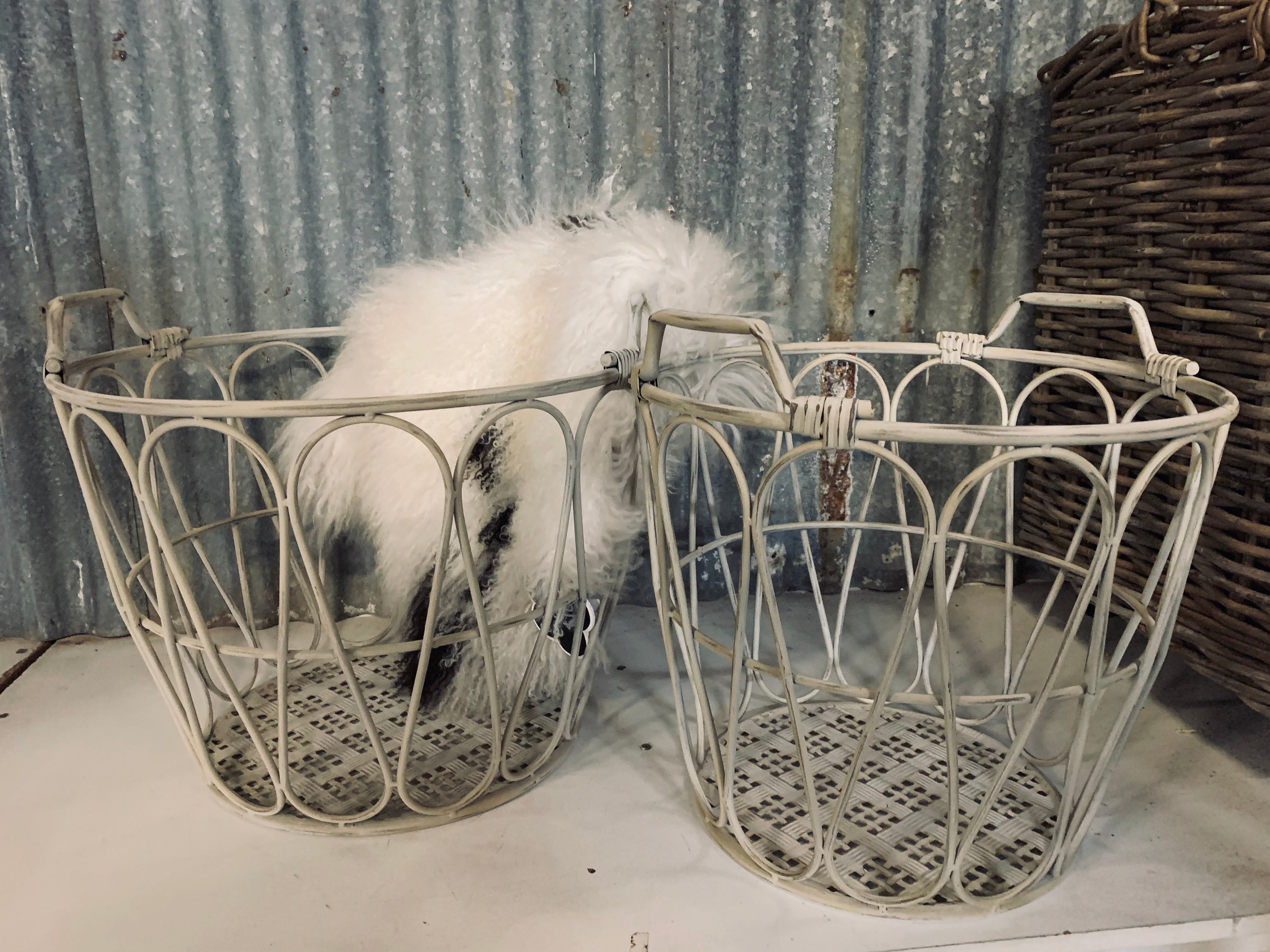 Country Metal Teardrop Basket