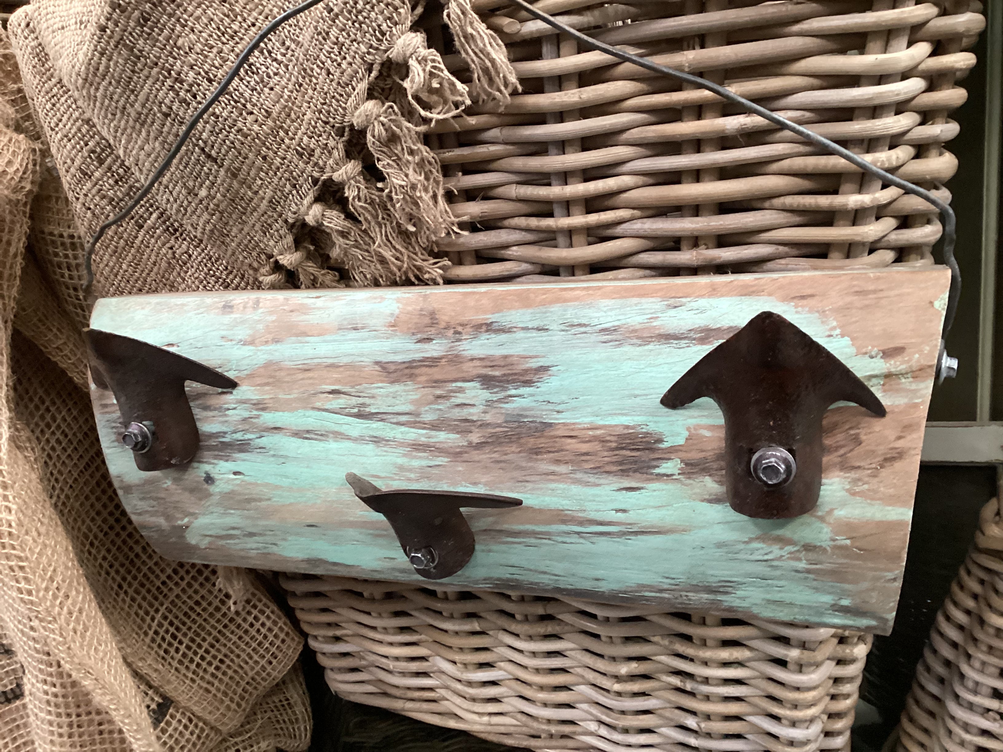HANDMADE MINTY Timber Hat Rack – The OLDE Farm Store